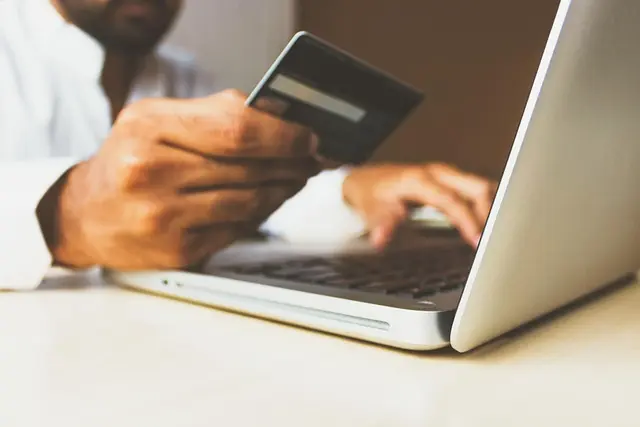 Comment identifier les meilleurs avis produits en ligne